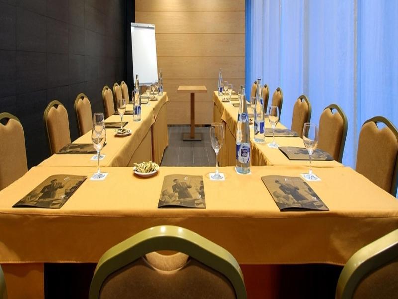 Vincci Maritimo Hotel 4*